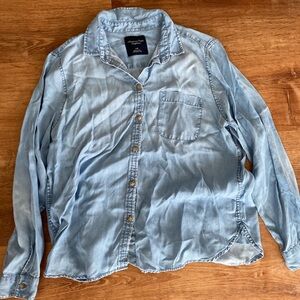 American Eagle Outfitters Light Blue Button Down Shirt